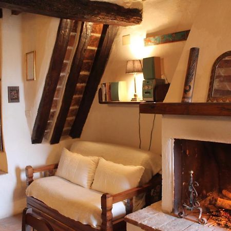 Petite Maison, Nel Borgo Di เชโตนา ภายนอก รูปภาพ
